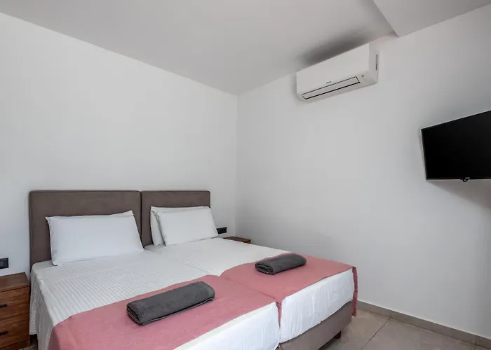 Johannes Luxury Kolymbia