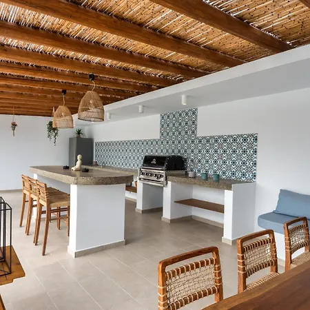 Johannes Luxury Kolymbia