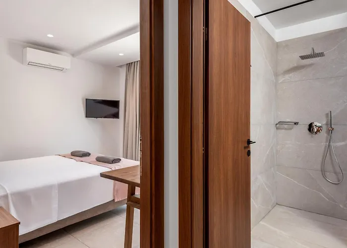 Johannes Luxury Κολύμπια